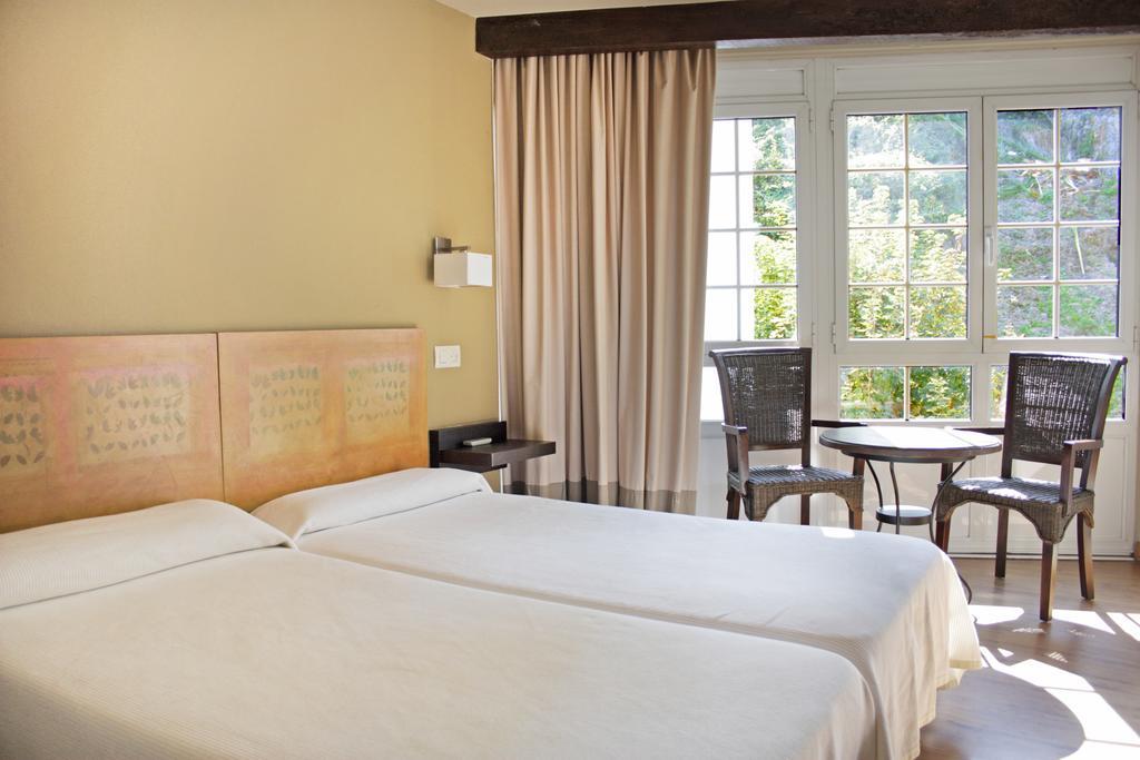 Hotel La Colmena Luarca Bagian luar foto