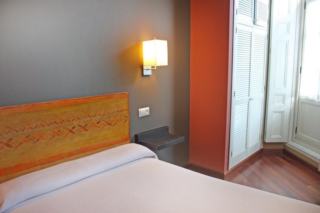 Hotel La Colmena Luarca Bagian luar foto