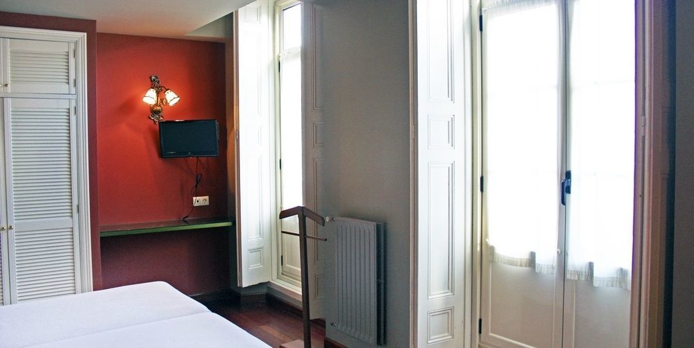 Hotel La Colmena Luarca Bagian luar foto